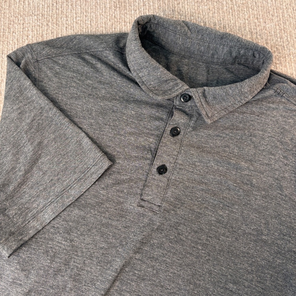 Lululemon Mens Evolution Polo Shirt Charcoal Gray Heather Short Sleeve Size M